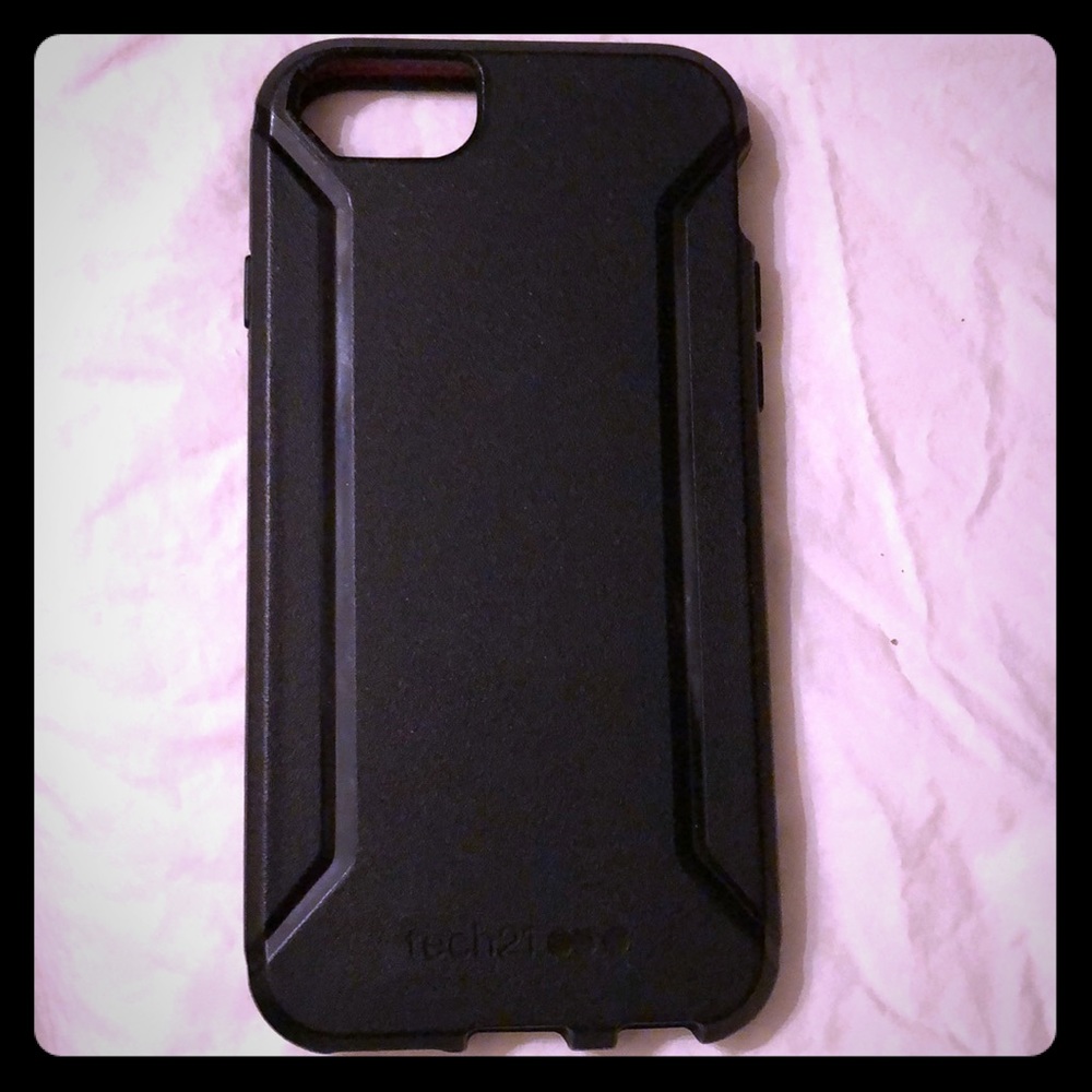 iPhone 6 / iPhone 8 case w/earbud covers